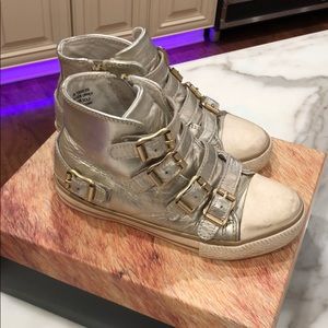 Distressed Gold Ash sneaker/shoe w/zipper size 11